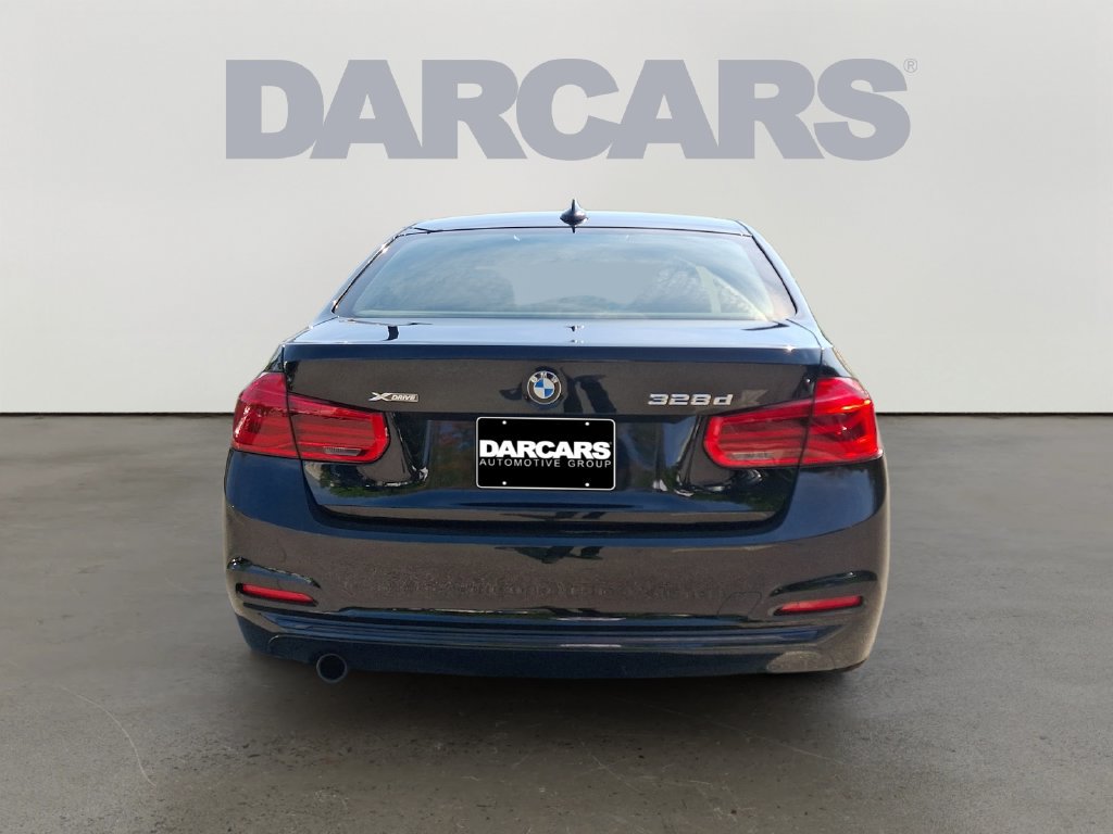 Used 2017 BMW 328d xDrive Sedan AWD/4WD image 5