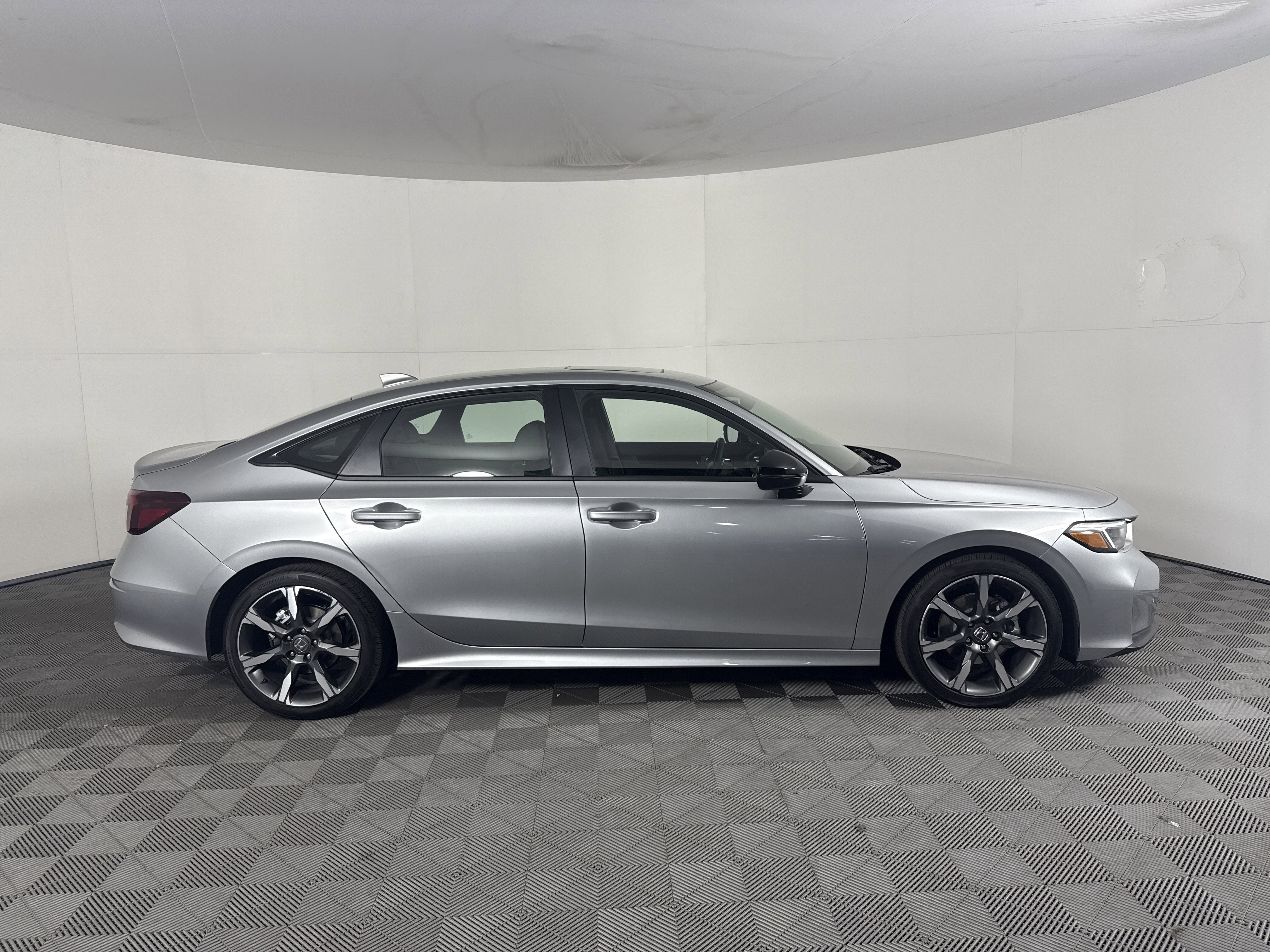 Certified 2025 Honda Civic Sport Touring image 3