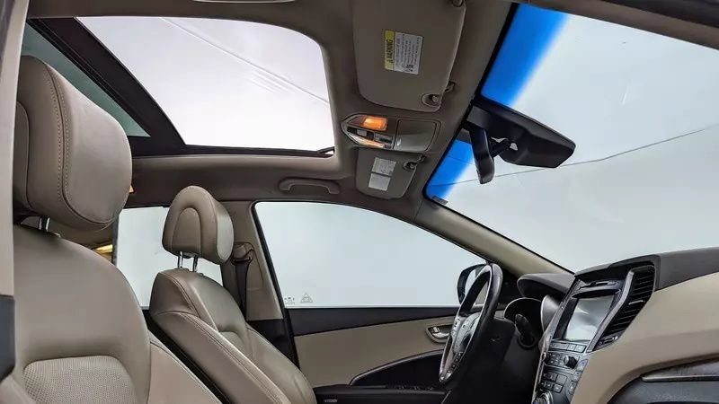 Used 2017 Hyundai Santa Fe Limited FWD image 14
