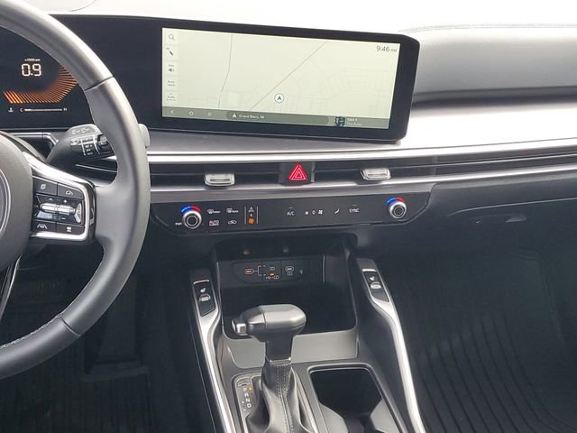 Certified 2025 Kia Sorento S image 13