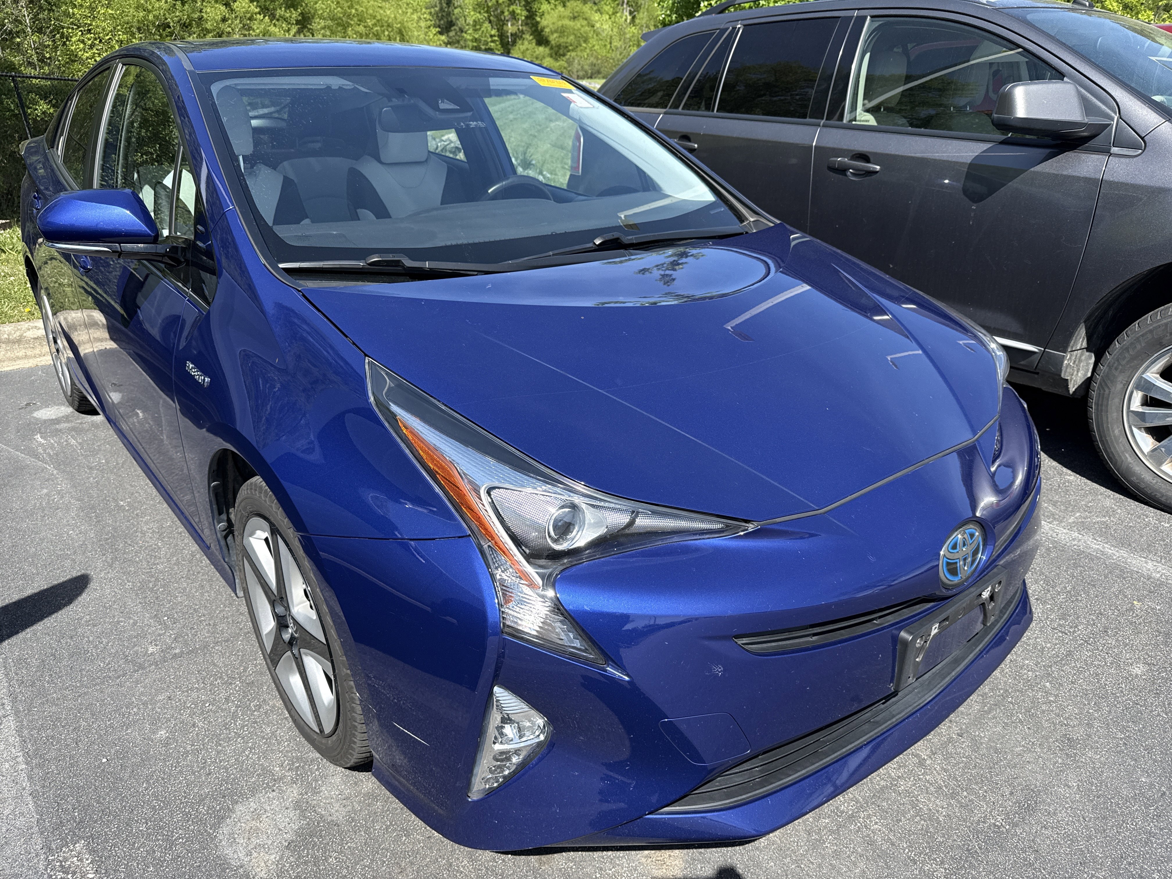 Used 2016 Toyota Prius Four Touring image 2