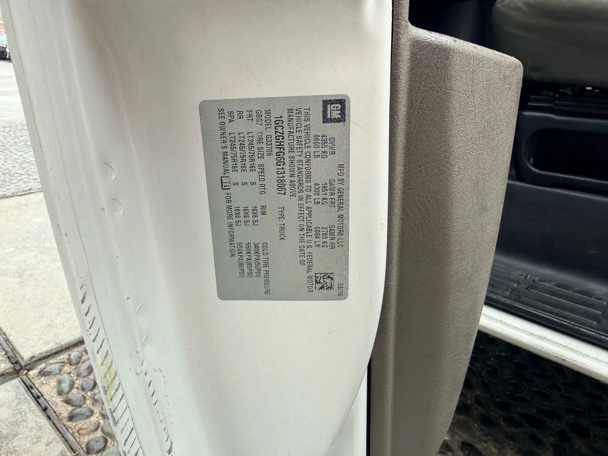 Used 2016 Chevrolet Express 3500 Extended RWD image 26