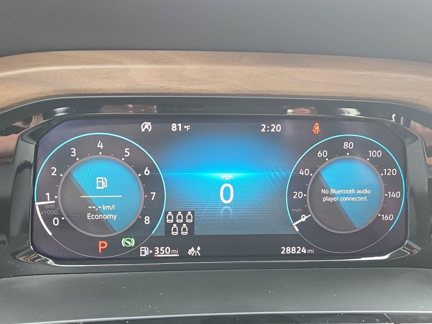 Used 2025 Volkswagen Atlas SE AWD/4WD image 19