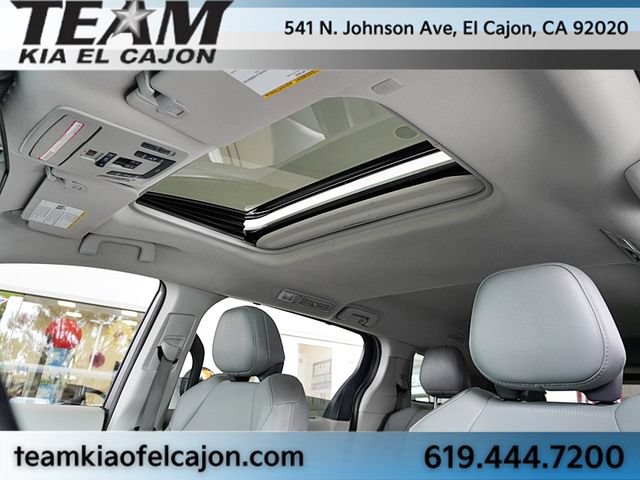 Used 2022 Toyota Sienna XLE w/ XLE Plus Package FWD image 16