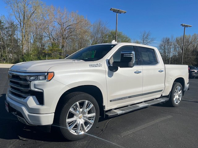 Used 2024 Chevrolet Silverado 1500 High Country w/ Technology Package video 1