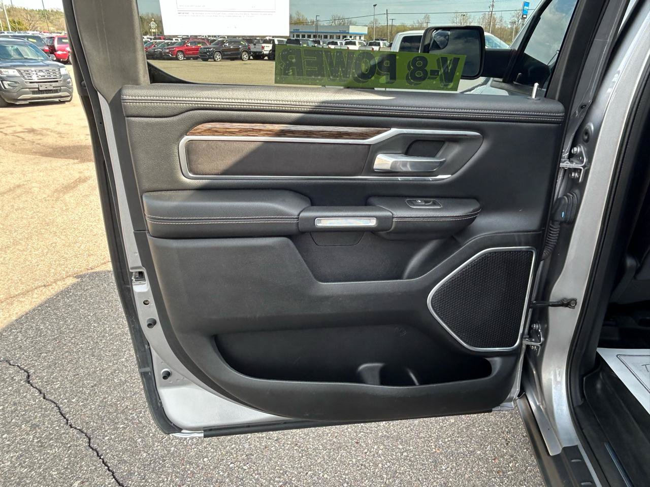 Used 2019 RAM 1500 Laramie AWD/4WD image 13