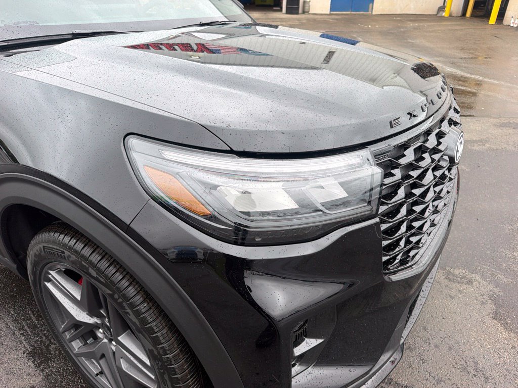 New 2027 Ford Explorer ST-Line w/ Premium Package AWD/4WD image 11