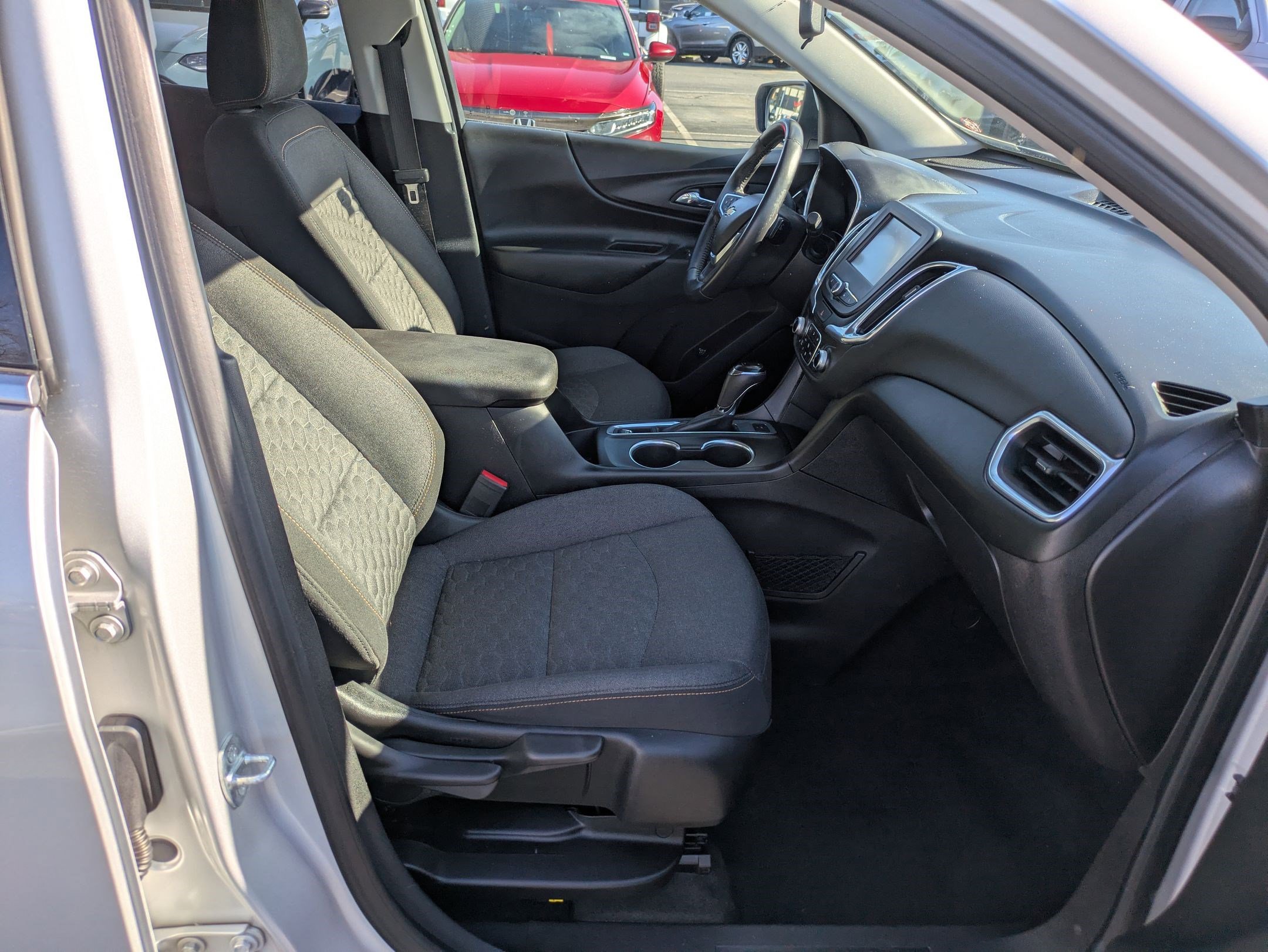 Used 2018 Chevrolet Equinox LT image 33