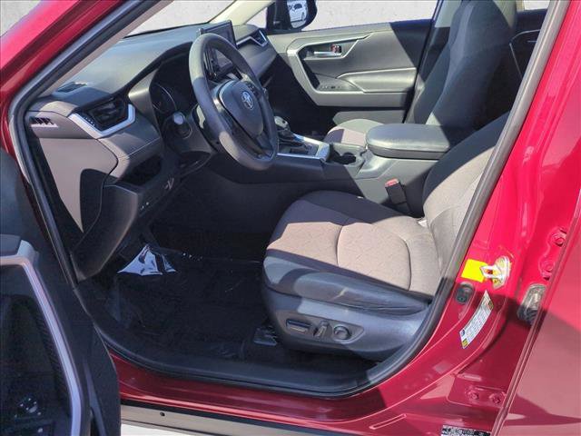 Used 2019 Toyota RAV4 XLE w/ Convenience Package FWD image 16