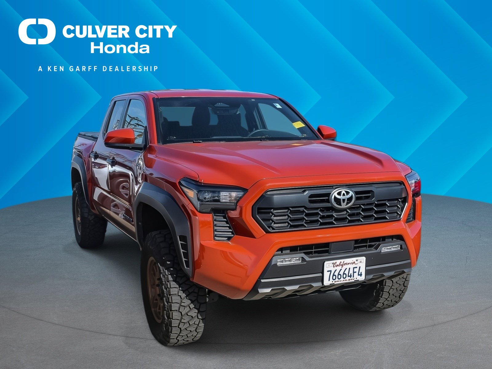 Used 2025 Toyota Tacoma TRD Off-Road image 1