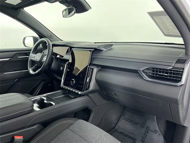 Used 2025 GMC Acadia Elevation image 30