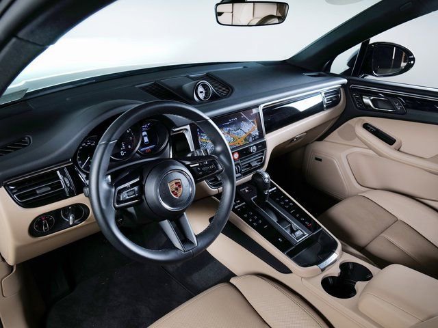 Certified 2025 Porsche Macan 2.0L I4 Turbo image 20