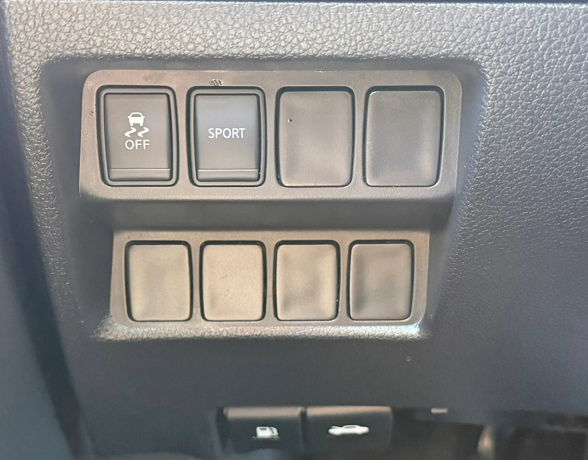 Used 2014 Nissan Rogue SV FWD image 21