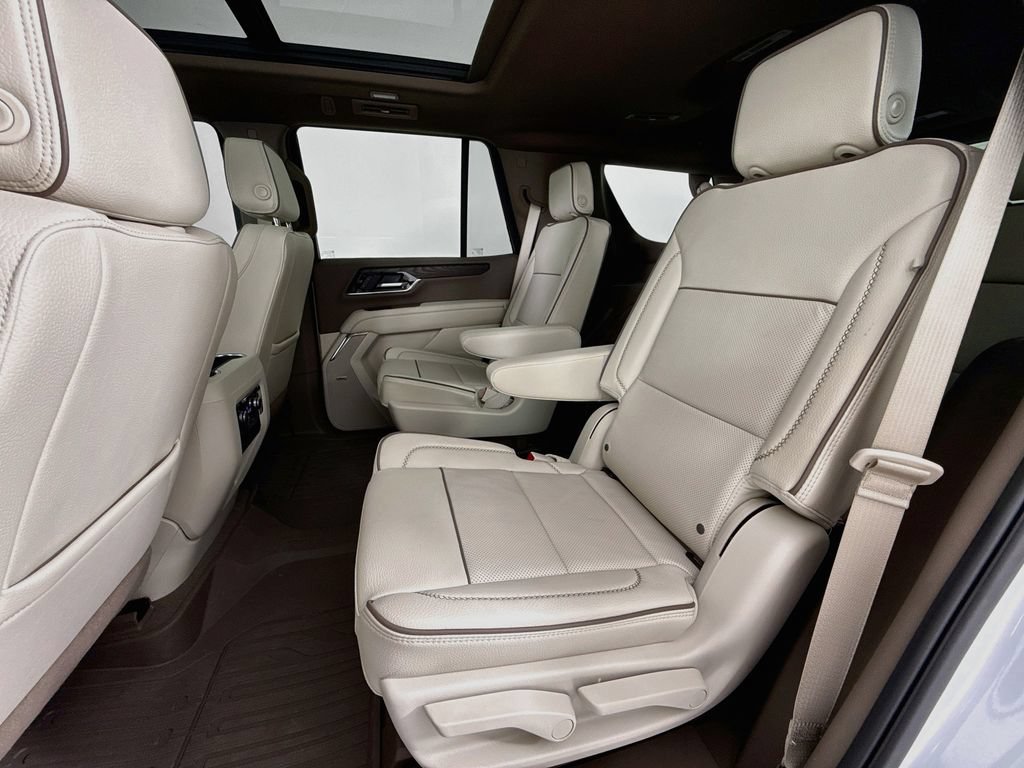 Used 2026 GMC Yukon Denali w/ Sun & Power Step Package AWD/4WD image 23