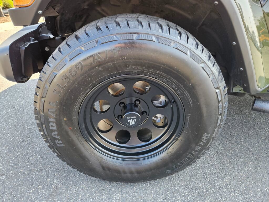 Used 2021 Jeep Gladiator Sport image 9