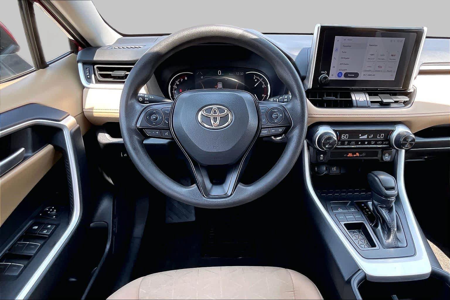 Used 2025 Toyota RAV4 XLE FWD image 5