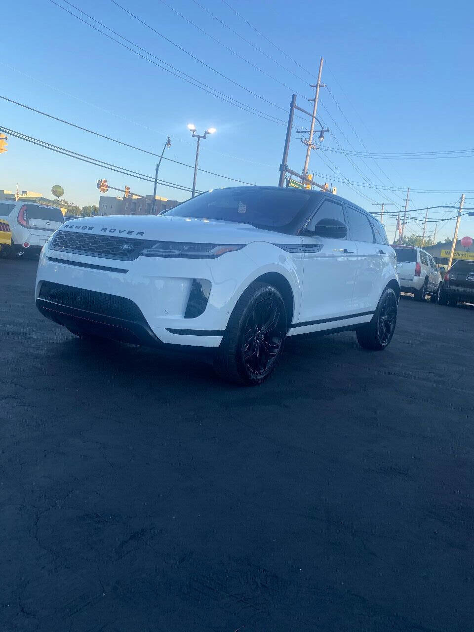 Used 2021 Land Rover Range Rover Evoque SE image 1