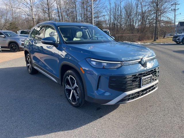 Used 2025 Volkswagen Tiguan SE w/ Panoramic Sunroof Package image 5