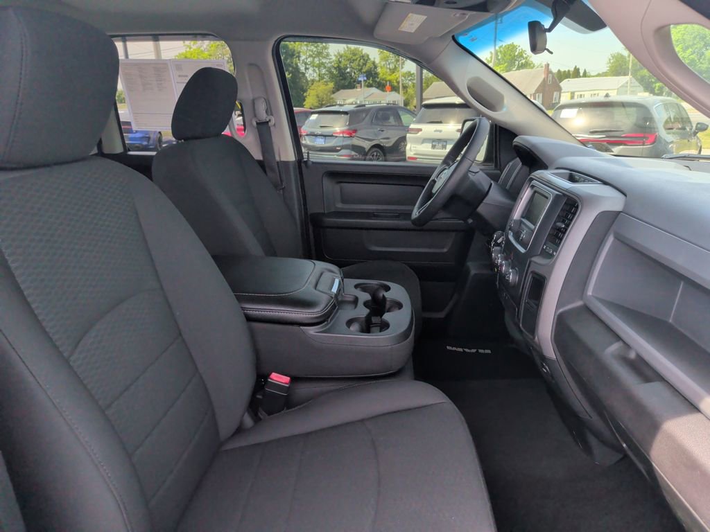 Used 2018 RAM 1500 Express w/ Express Value Package AWD/4WD image 16