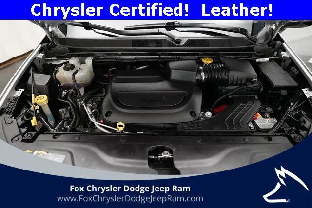 Certified 2024 Chrysler Pacifica Touring-L image 3