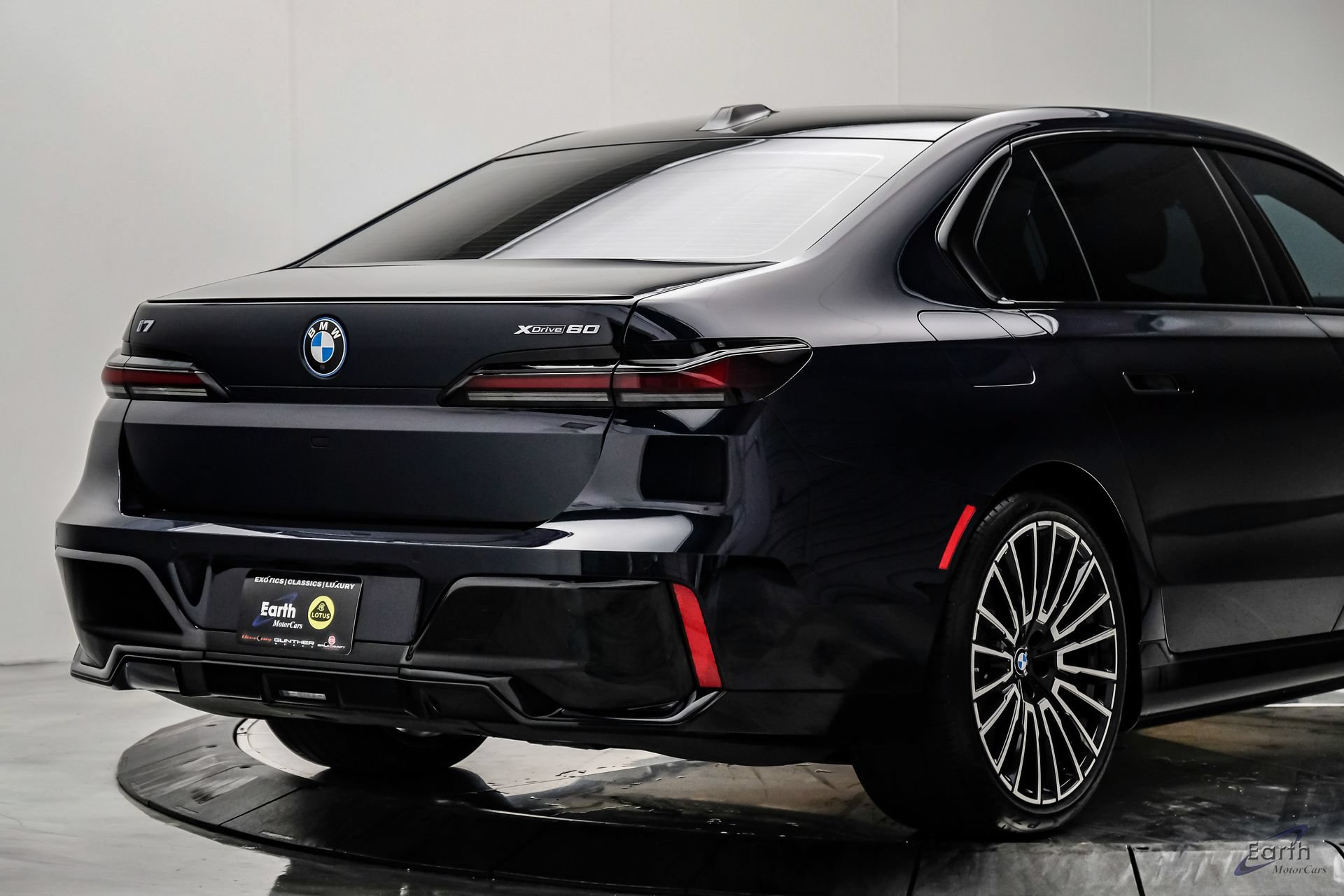 Used 2025 BMW i7 xDrive60 AWD/4WD image 19