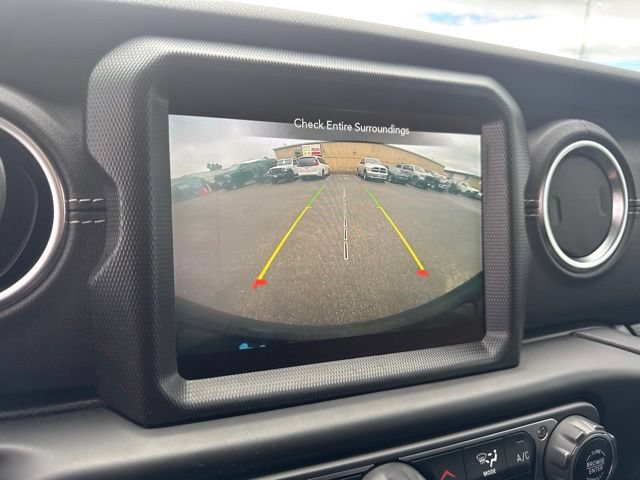 Used 2023 Jeep Wrangler Unlimited Sahara w/ Cold Weather Group AWD/4WD image 30