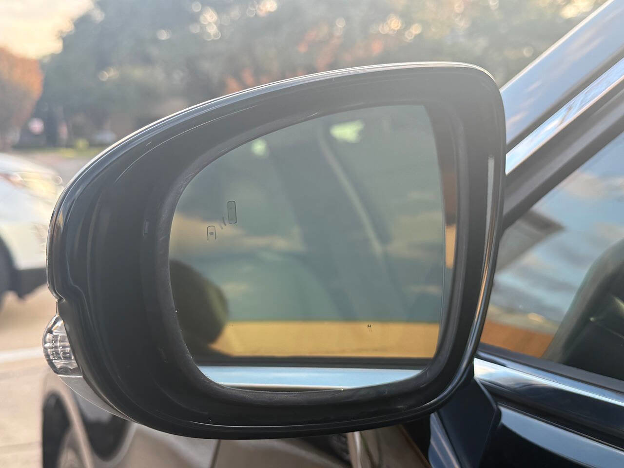 Used 2013 Lexus LS 460 w/ Comfort Pkg image 16