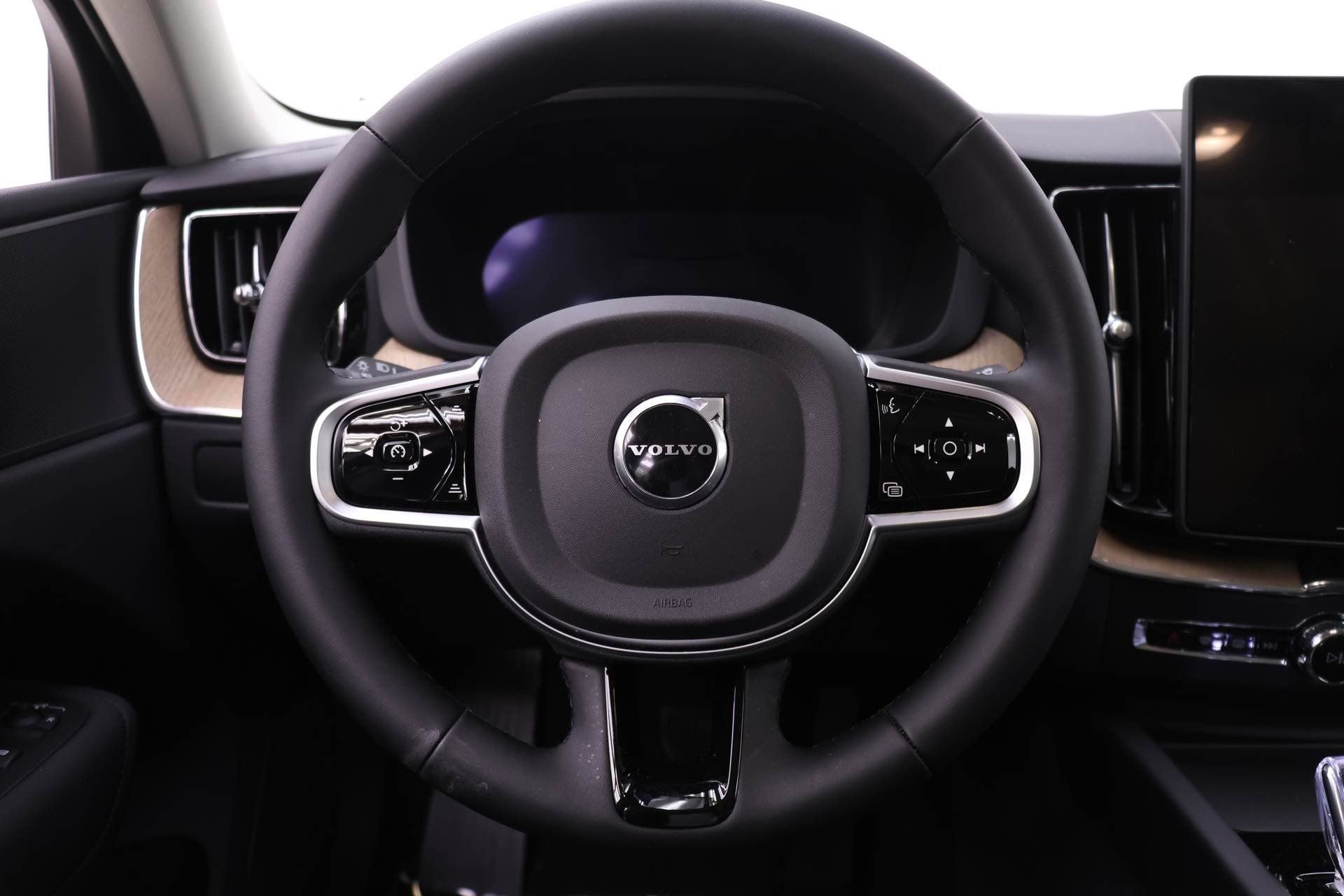 New 2026 Volvo XC60 T8 Plus w/ Protection Package Premier image 16