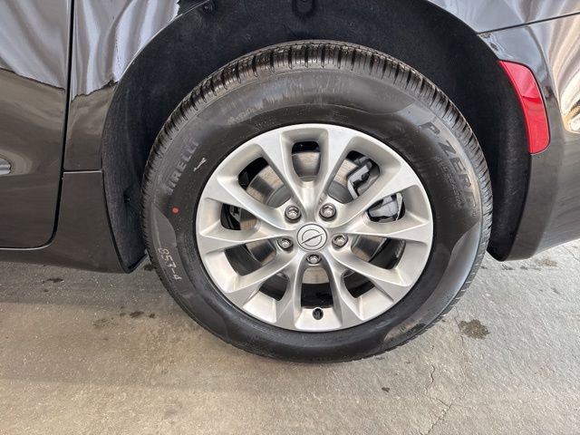 New 2026 Chrysler Pacifica Select image 46