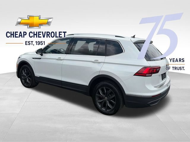 Used 2023 Volkswagen Tiguan SE AWD/4WD image 3