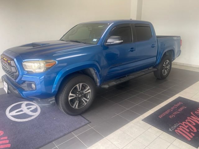 Used 2017 Toyota Tacoma TRD Sport RWD image 1