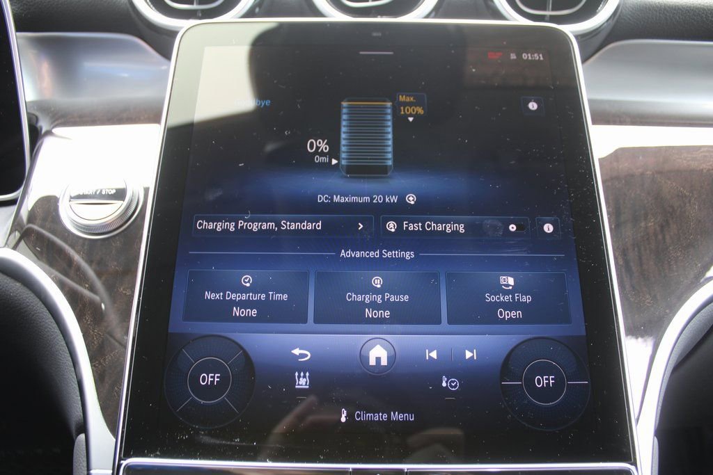 Used 2025 Mercedes-Benz GLC 350e image 42