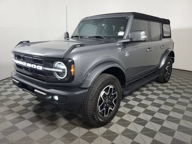 Used 2024 Ford Bronco Outer Banks AWD/4WD image 3