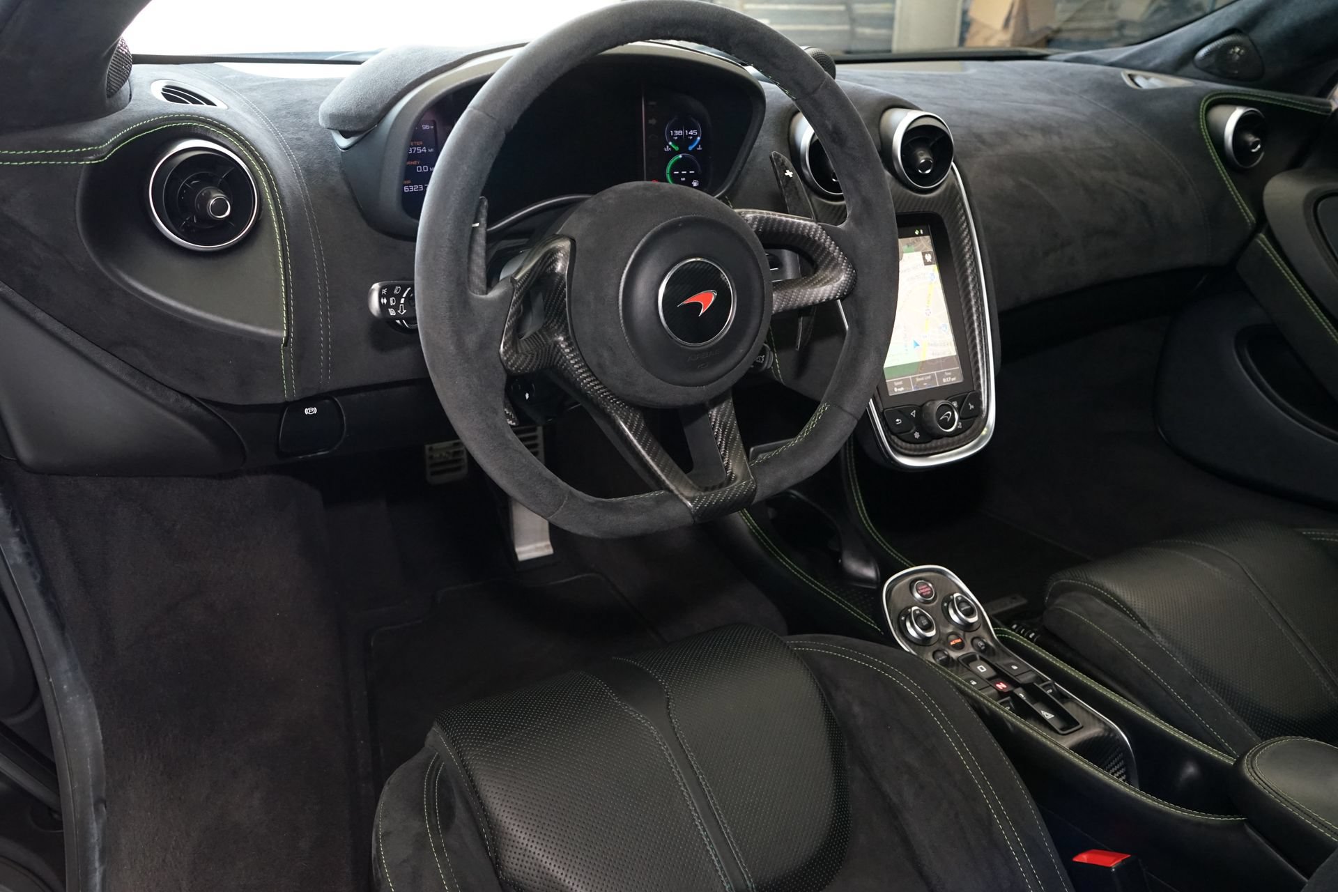 Used 2017 McLaren 570S RWD image 12