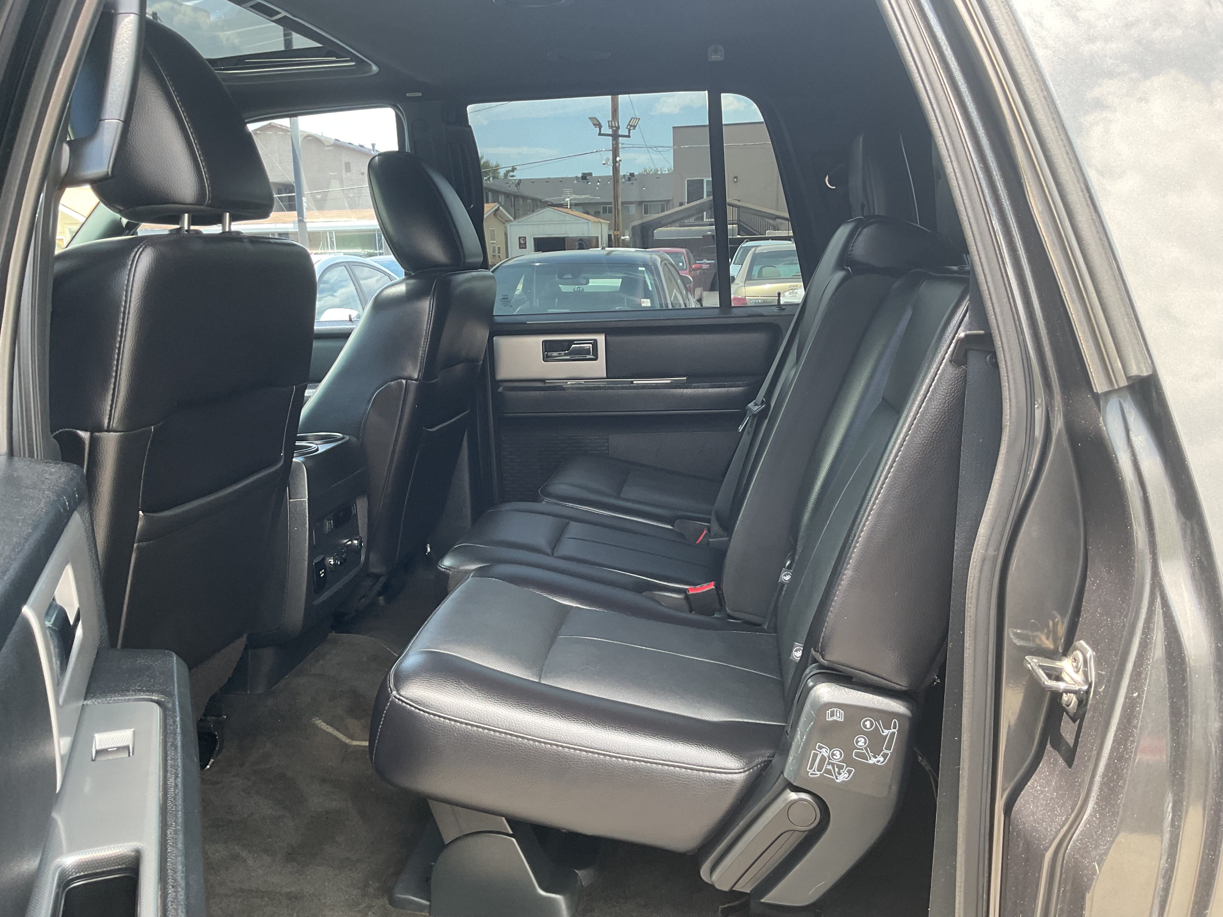 Used 2016 Ford Expedition EL XLT w/ Equipment Group 202A AWD/4WD image 16