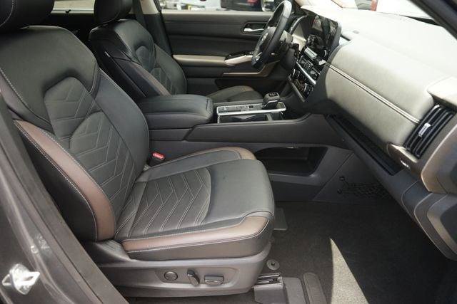 Used 2025 Nissan Pathfinder Platinum w/ Cargo Package FWD image 19