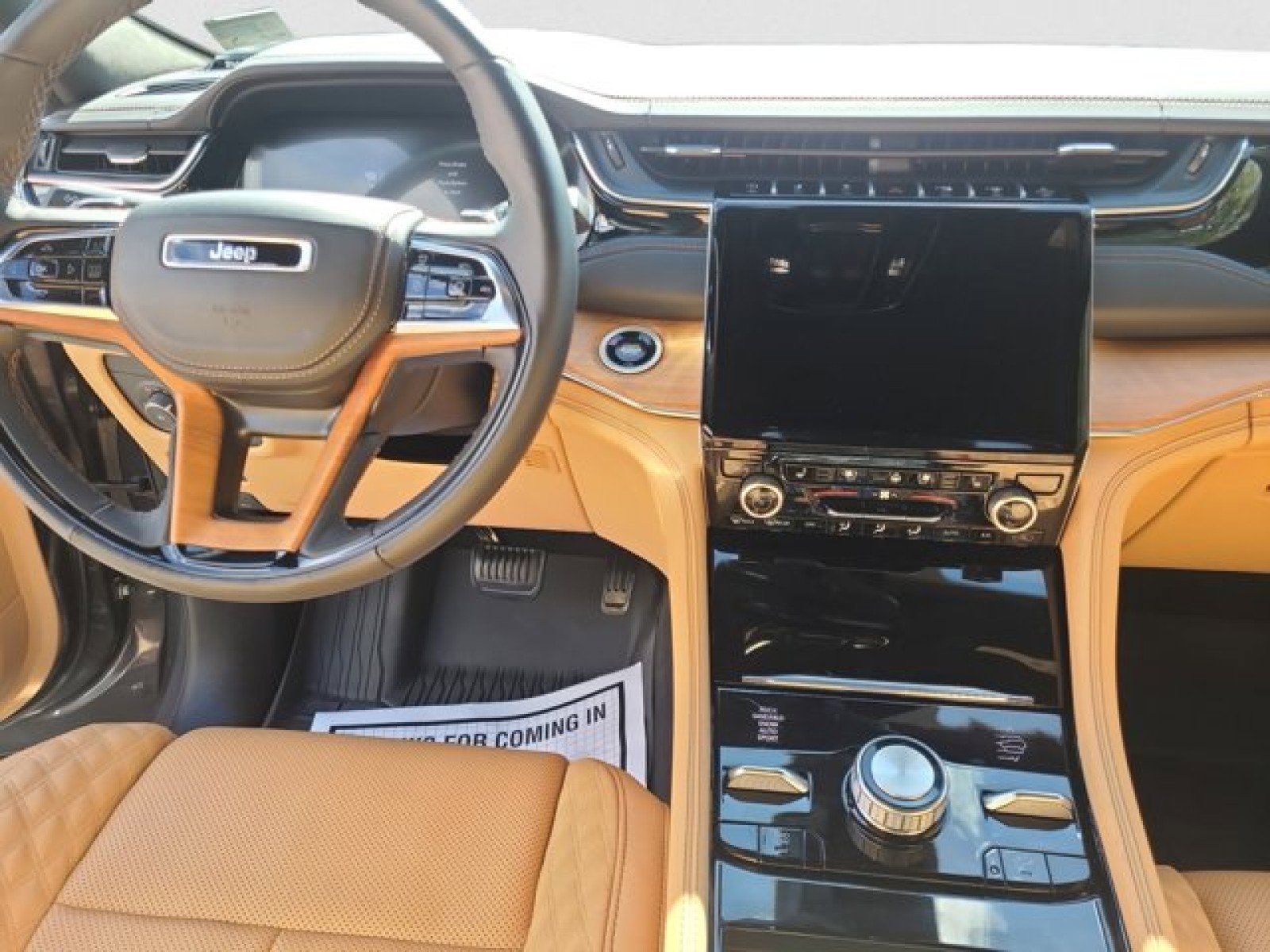 Used 2024 Jeep Grand Cherokee L Summit image 13