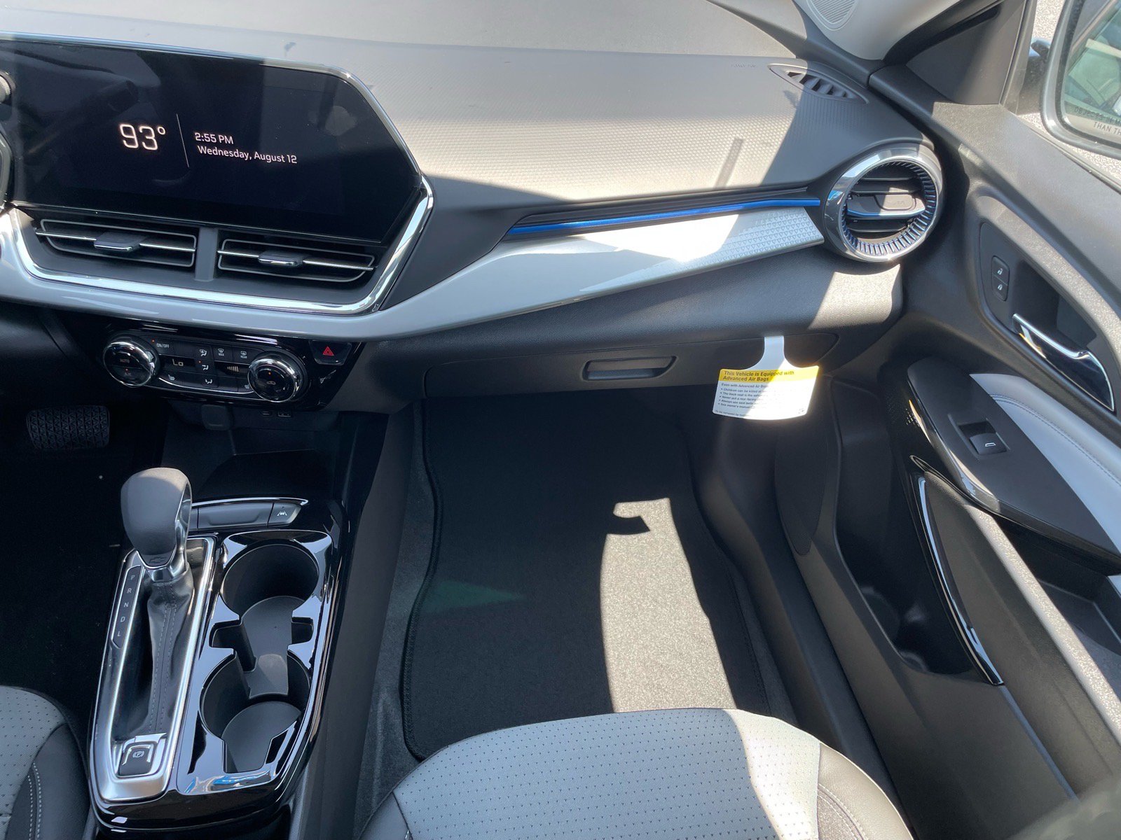 New 2026 Chevrolet Trax LT w/ LT Convenience Package FWD image 7