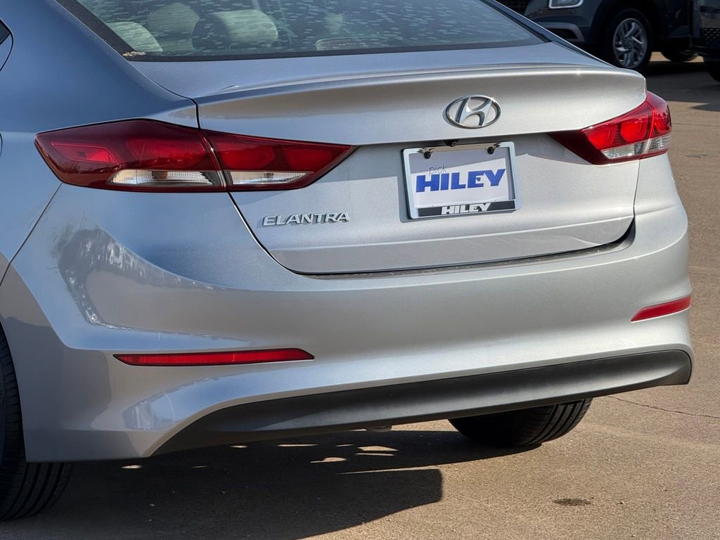 Used 2017 Hyundai Elantra SE image 6