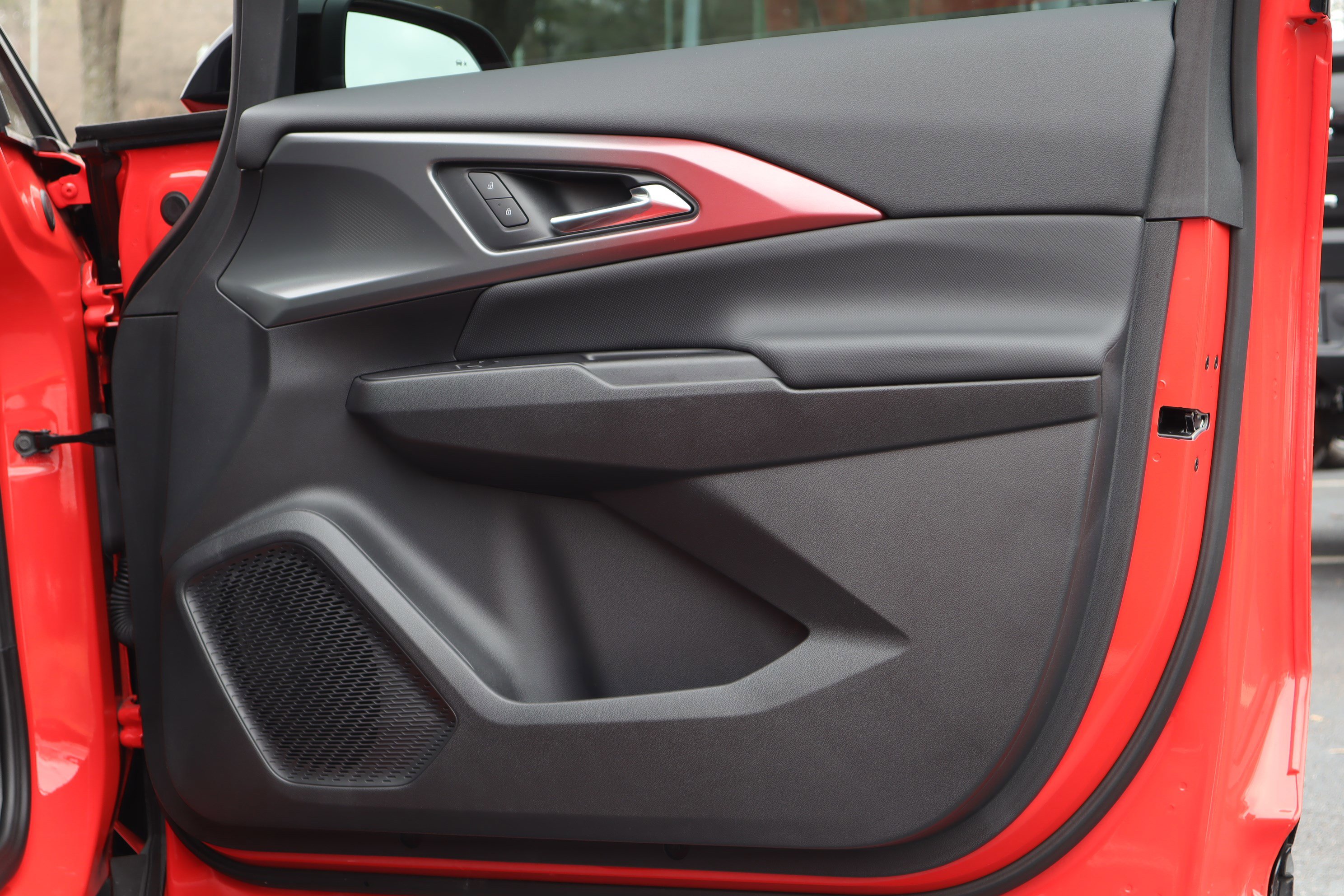 Used 2025 Chevrolet Equinox EV RS w/ Convenience Package II image 24