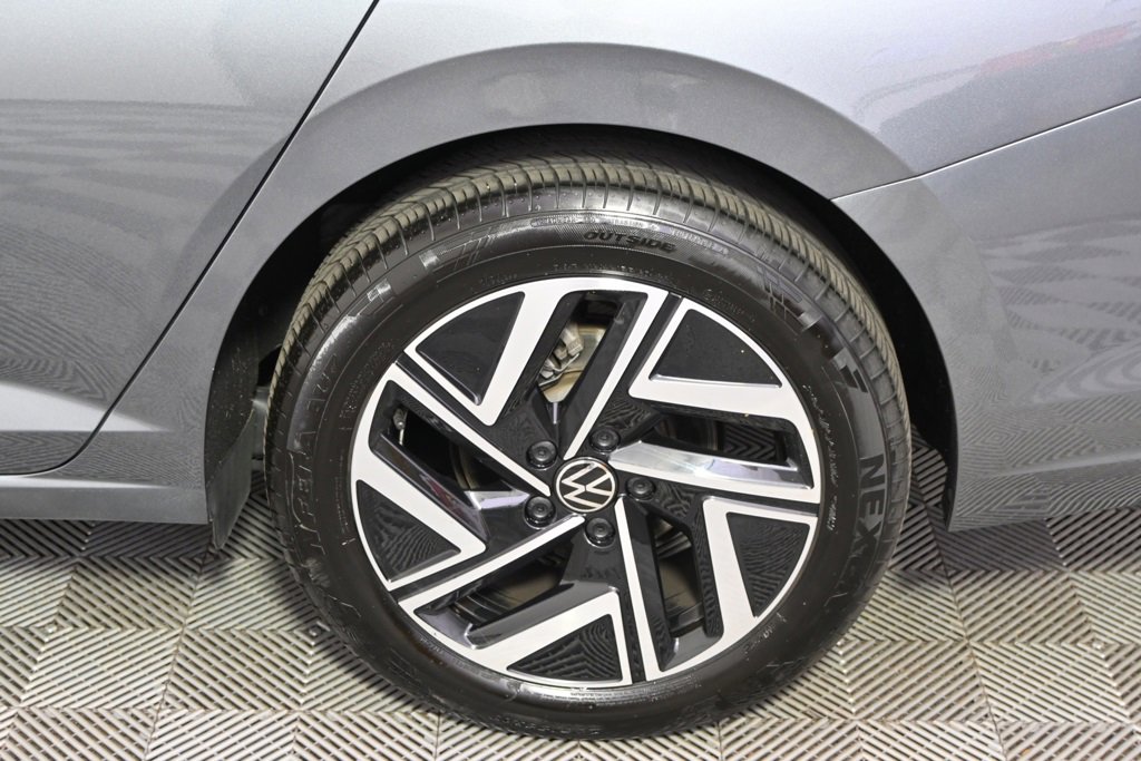 Used 2024 Volkswagen Jetta SEL image 20