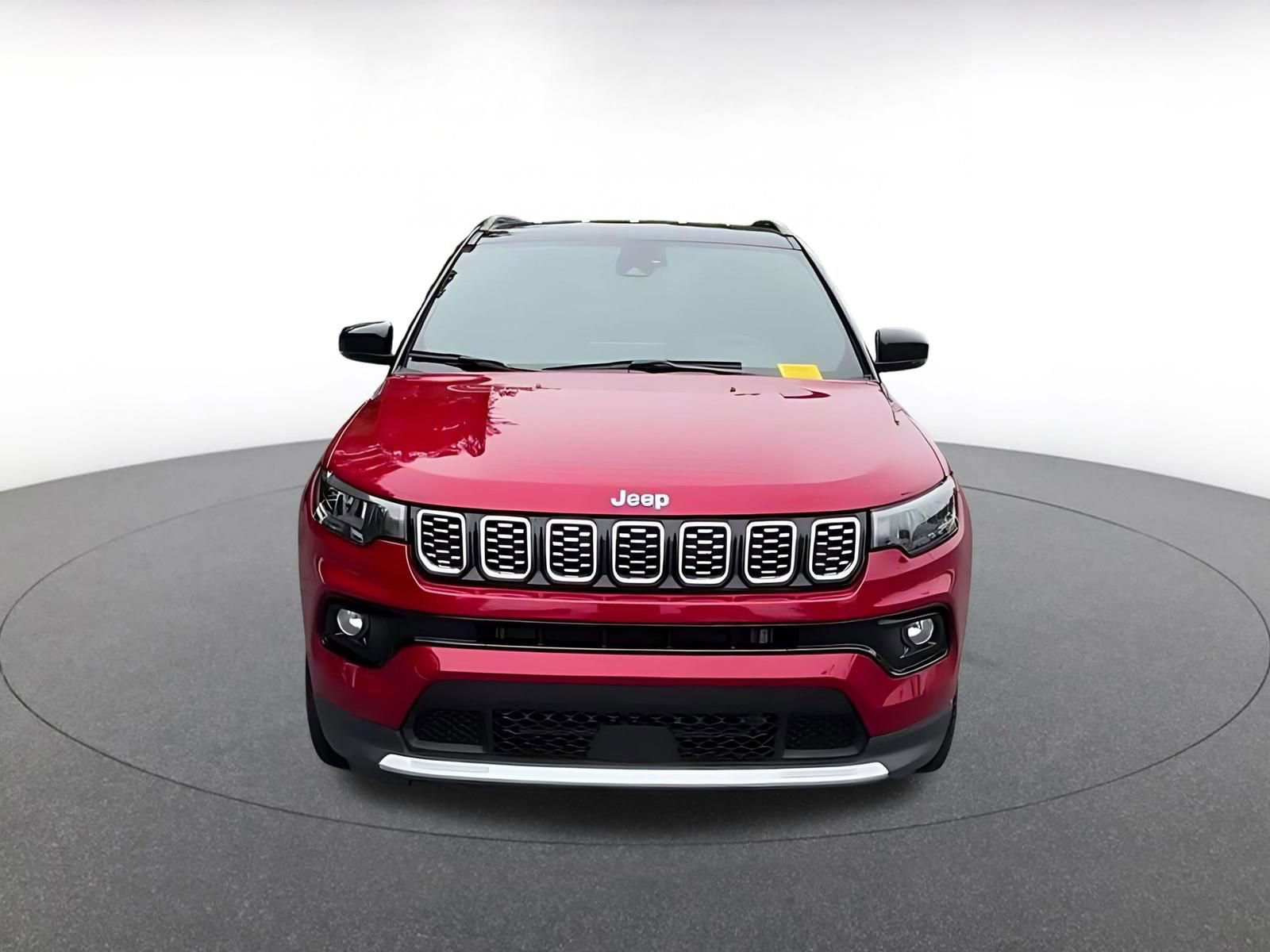 Used 2025 Jeep Compass Limited AWD/4WD image 4