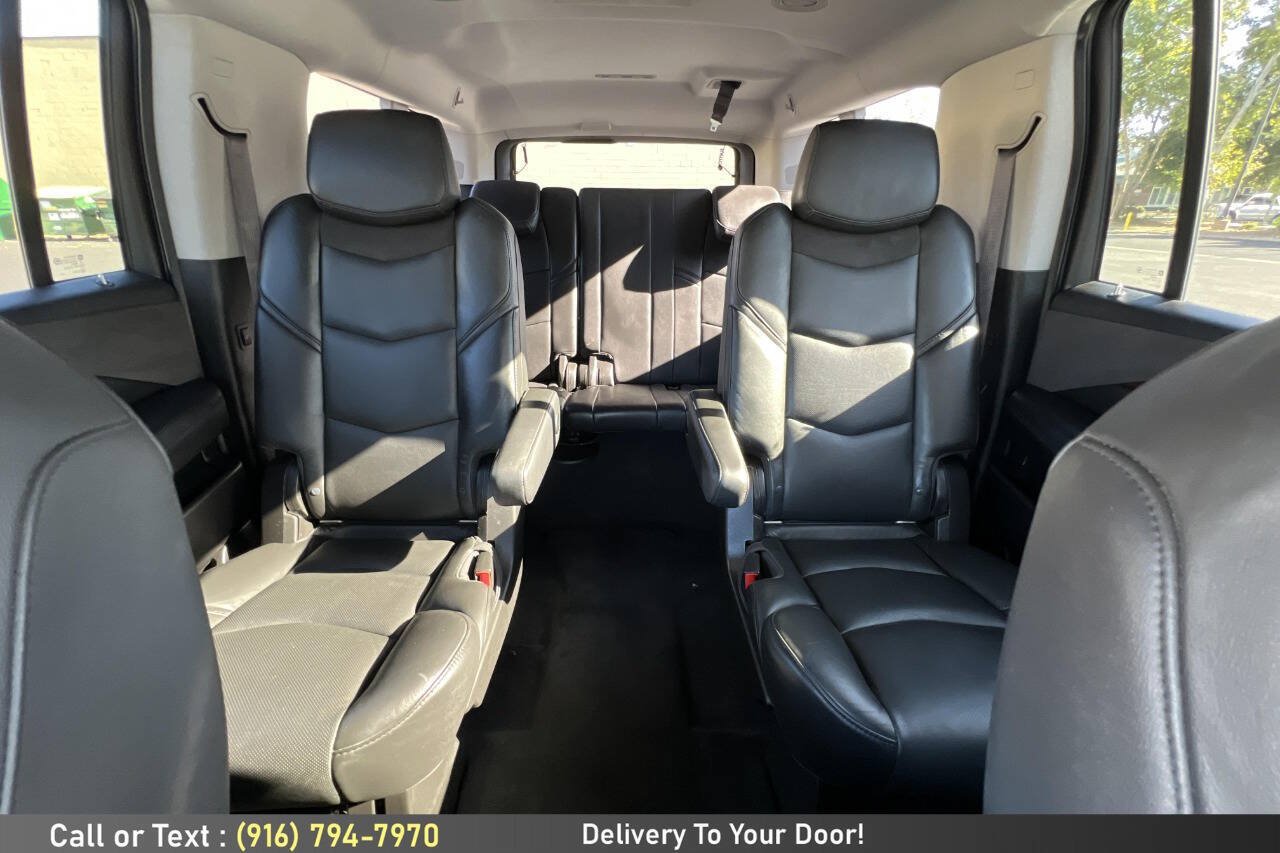 Used 2017 Cadillac Escalade ESV Premium Luxury AWD/4WD image 25