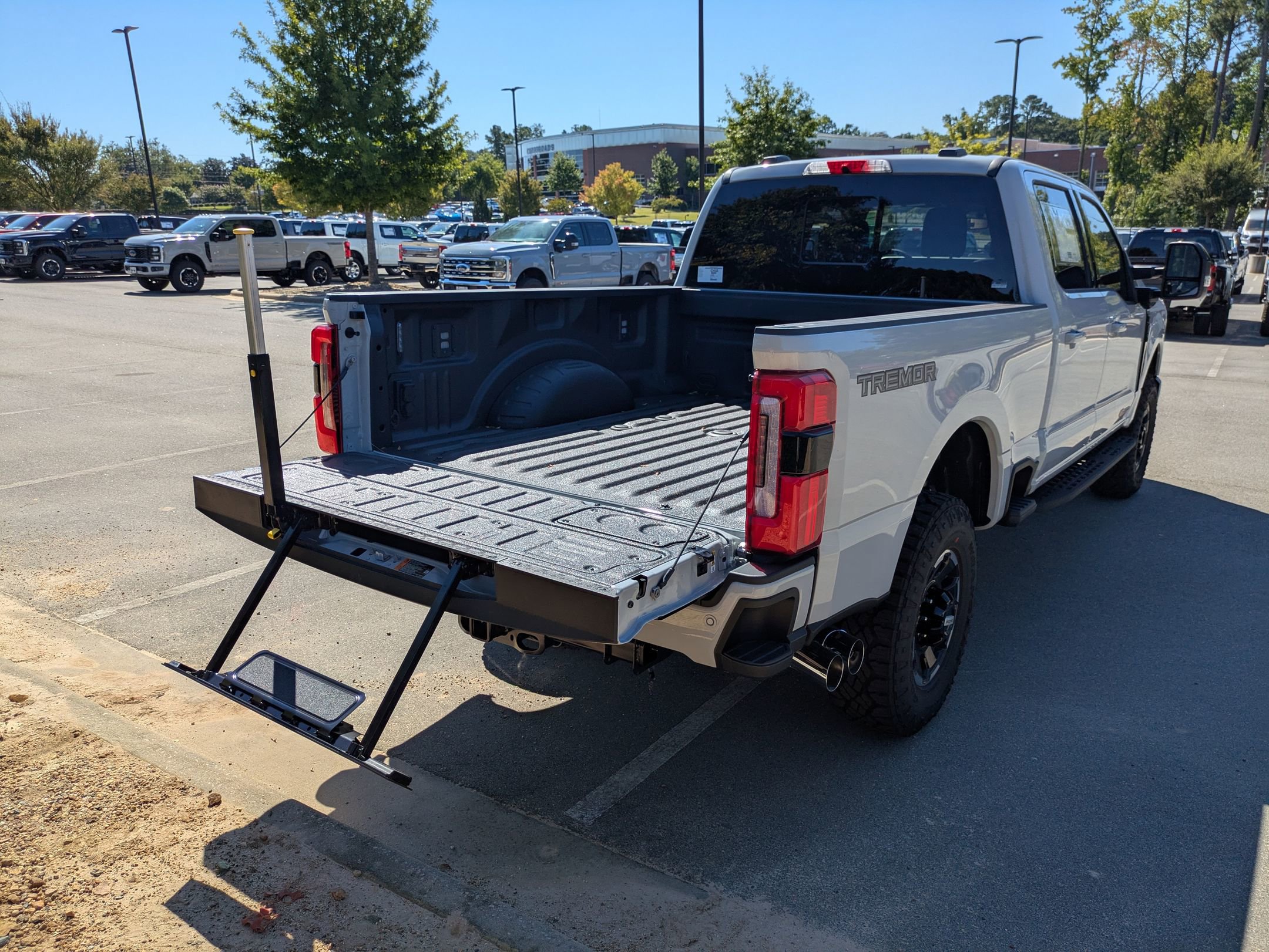 New 2026 Ford F250 Platinum w/ Tremor Off-Road Package image 38