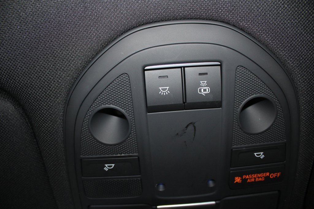 Used 2023 Genesis G70 2.0T image 36