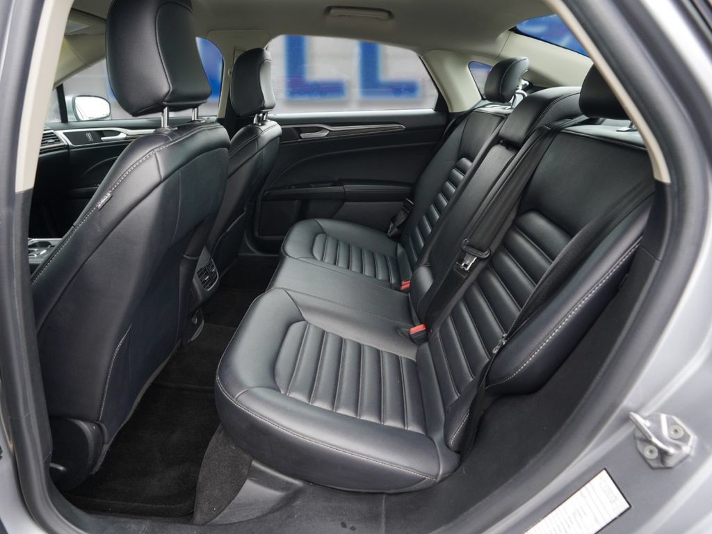 Used 2020 Ford Fusion SEL FWD image 22