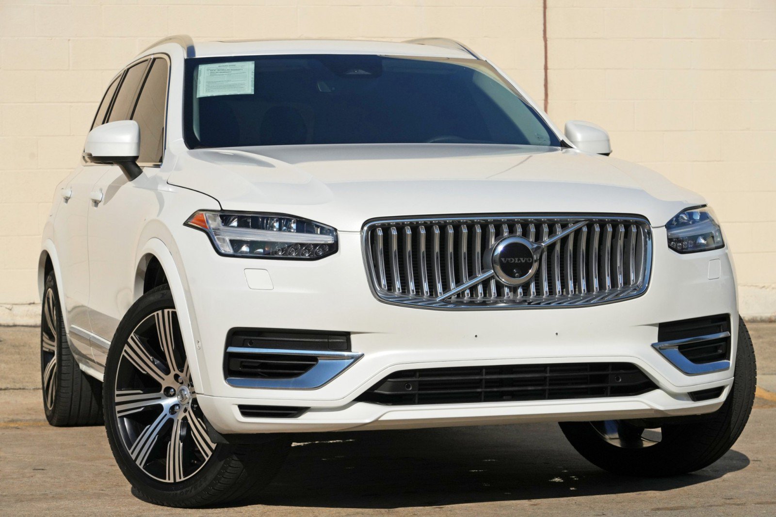 Used 2024 Volvo XC90 T8 Plus AWD/4WD image 4
