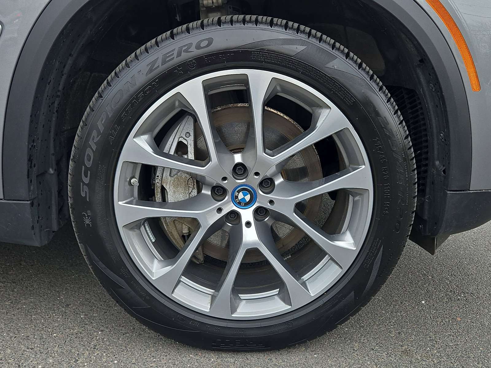 Used 2025 BMW X5 xDrive50e image 8