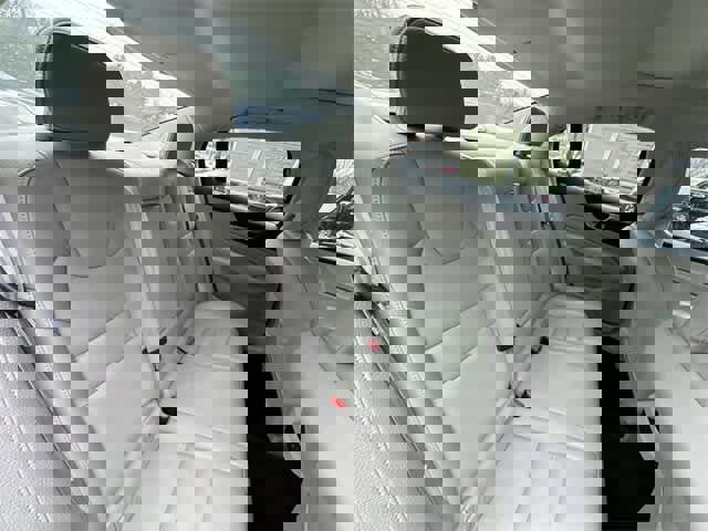 Used 2024 Volvo S60 B5 Plus image 23