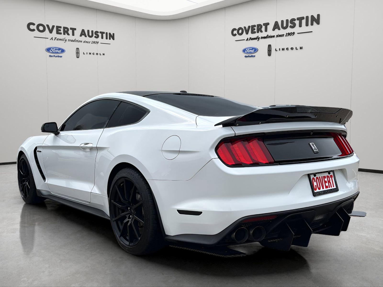 Used 2017 Ford Mustang Shelby GT350 w/ Electronics Package RWD image 3